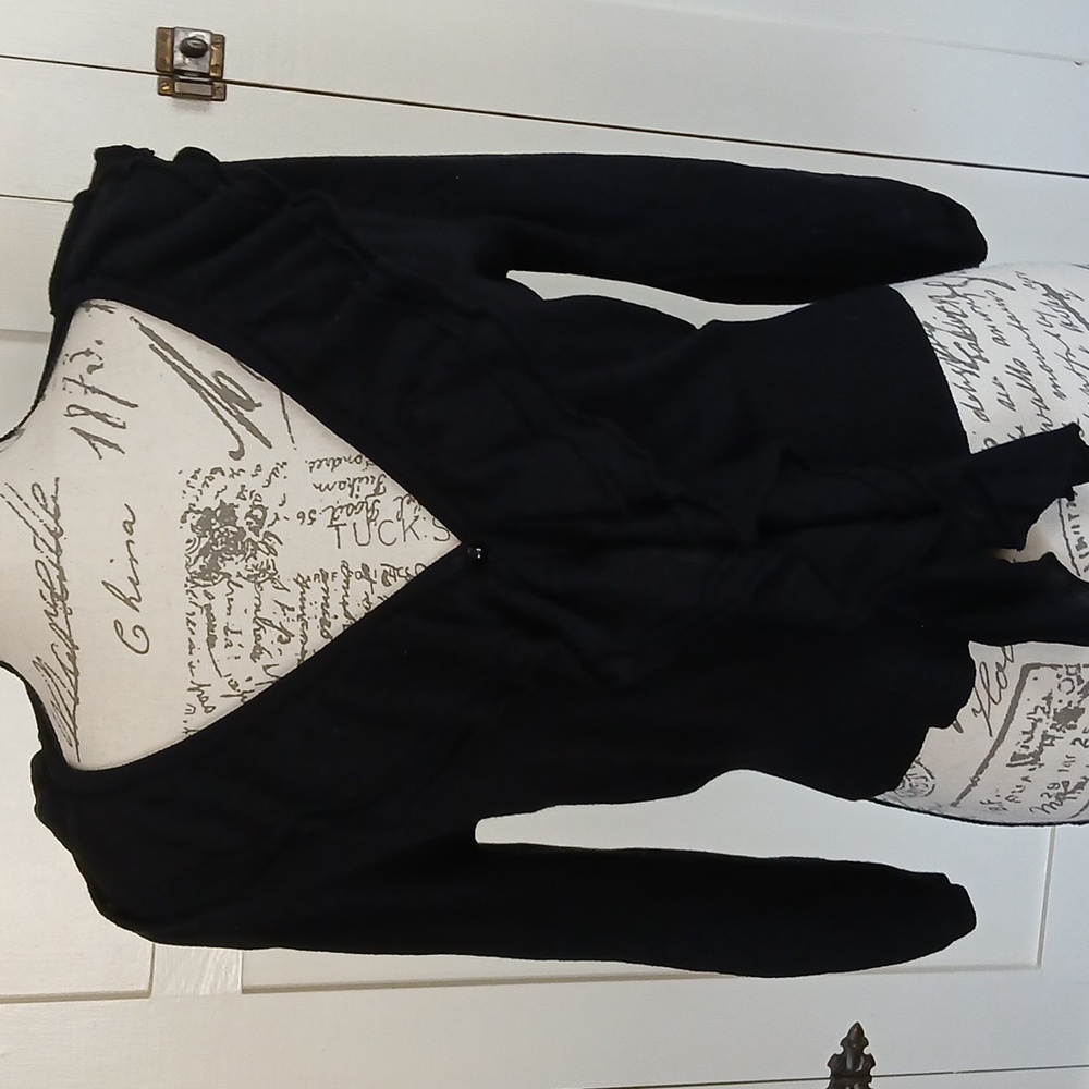 XOXO RUFFLE CARDIGAN
